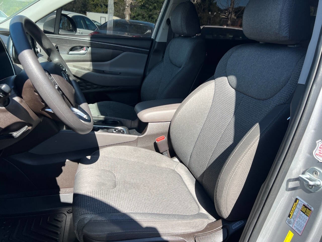 Used 2020 Hyundai Santa Fe SE image 8