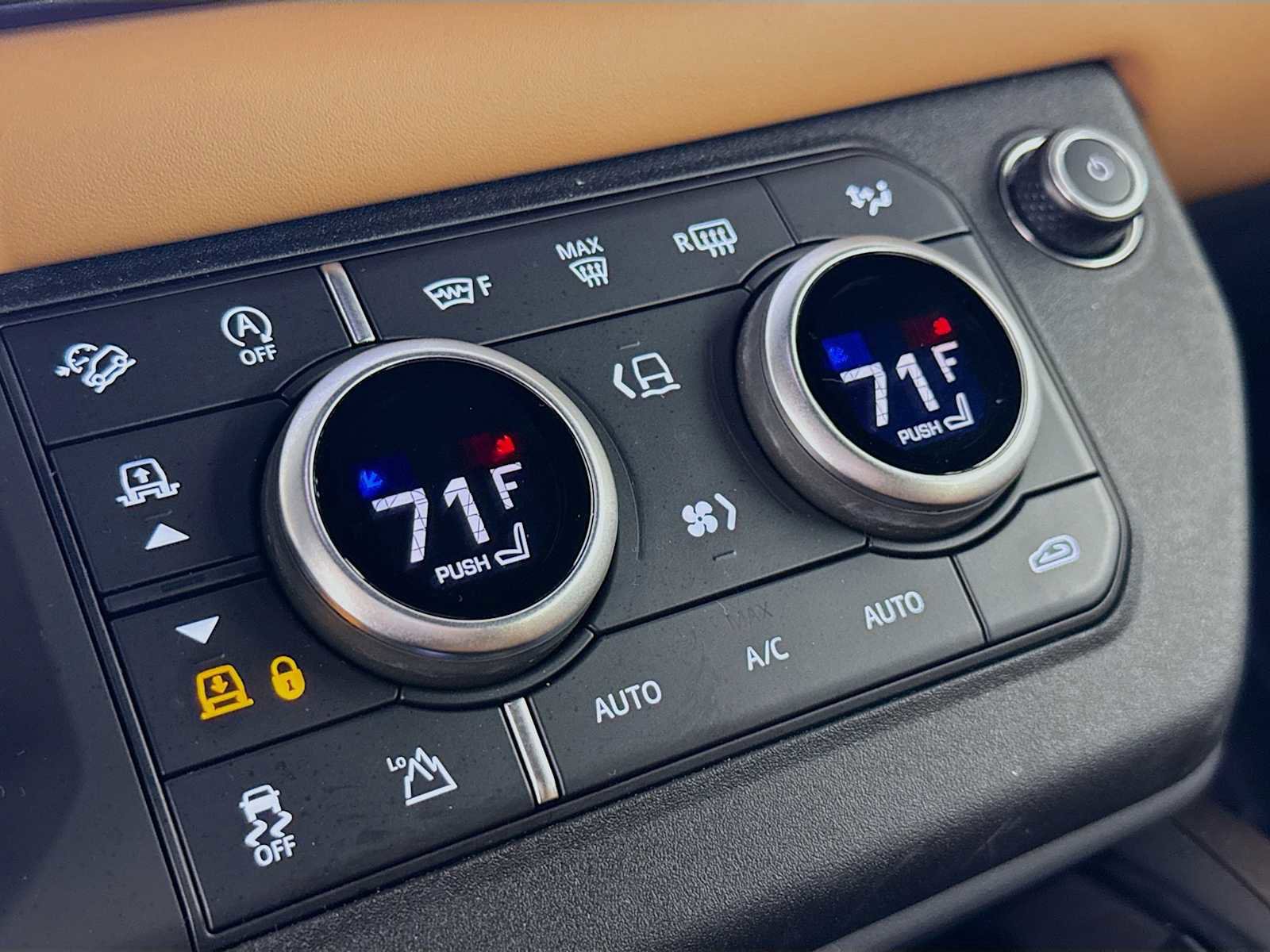 Used 2024 Land Rover Defender 110 X image 16