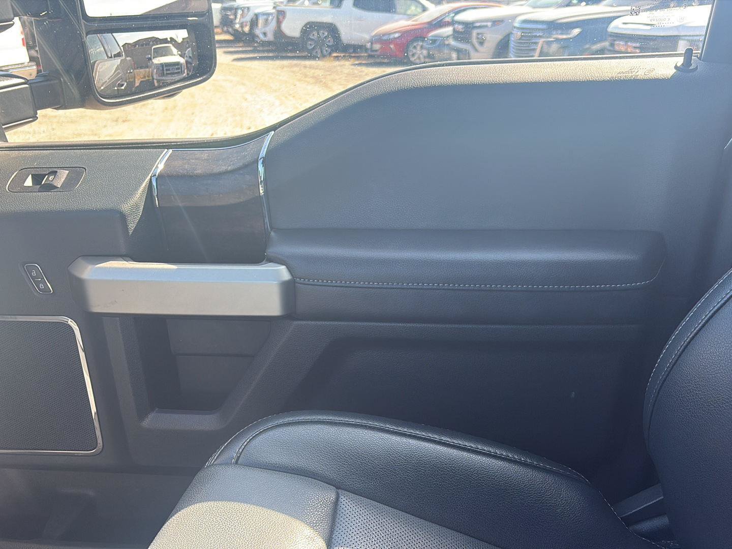 Used 2022 Ford F250 Lariat w/ Lariat Ultimate Package AWD/4WD image 17
