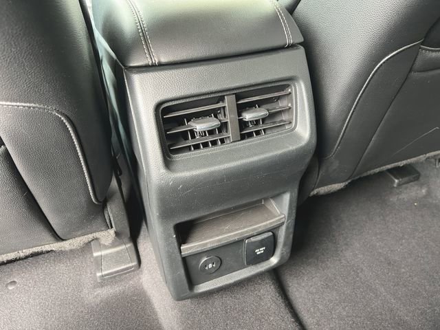 Used 2023 Ford Edge Titanium AWD/4WD image 37