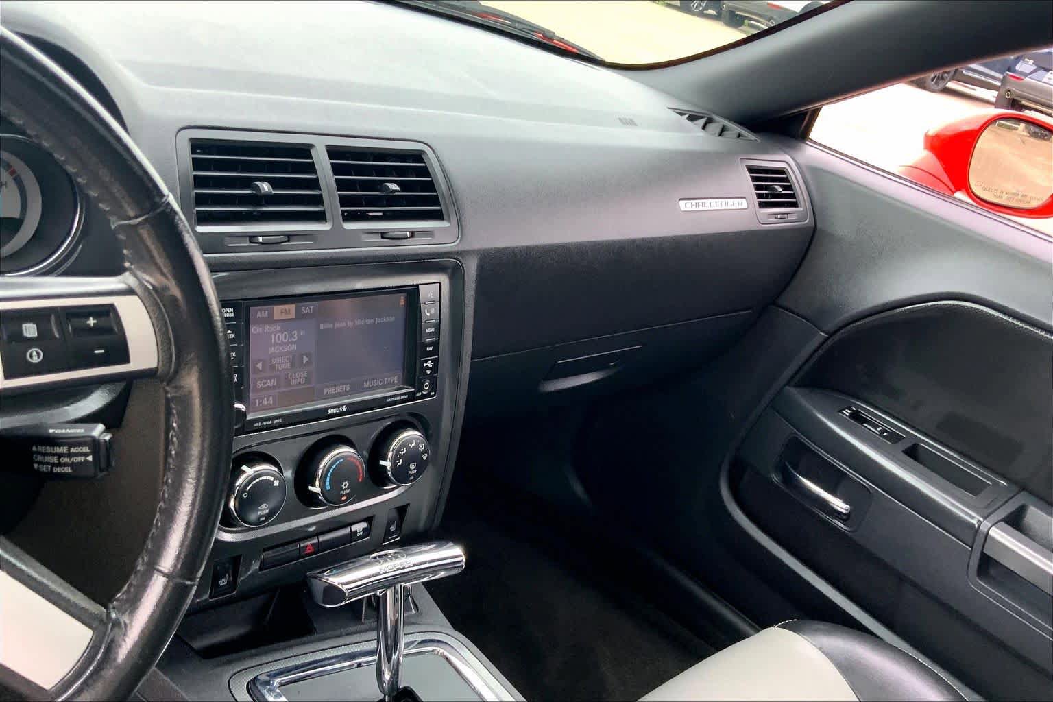 Used 2009 Dodge Challenger R/T RWD image 5