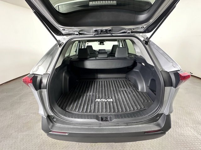 Used 2022 Toyota RAV4 XLE image 14