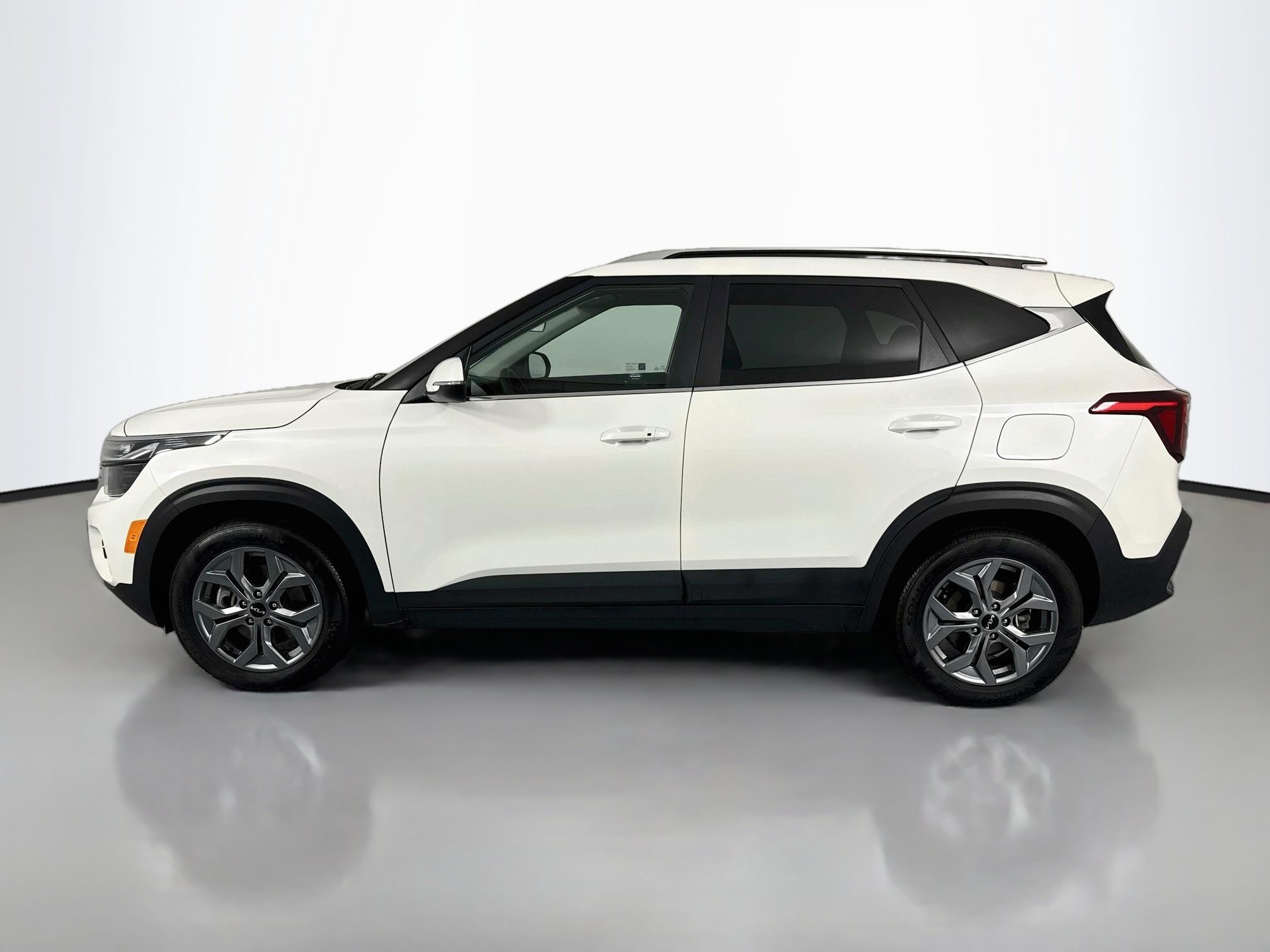 Used 2024 Kia Seltos S AWD/4WD image 8