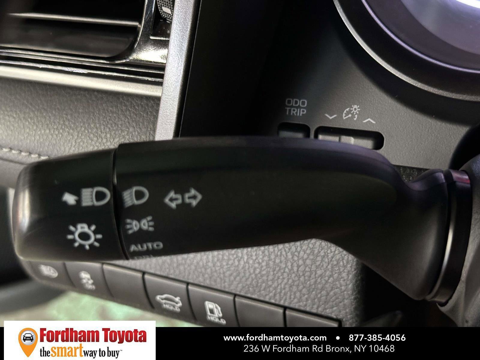 Used 2023 Toyota Camry SE image 30