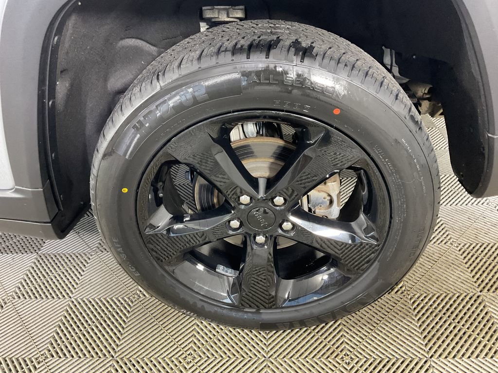 Used 2023 Jeep Grand Cherokee Altitude image 6