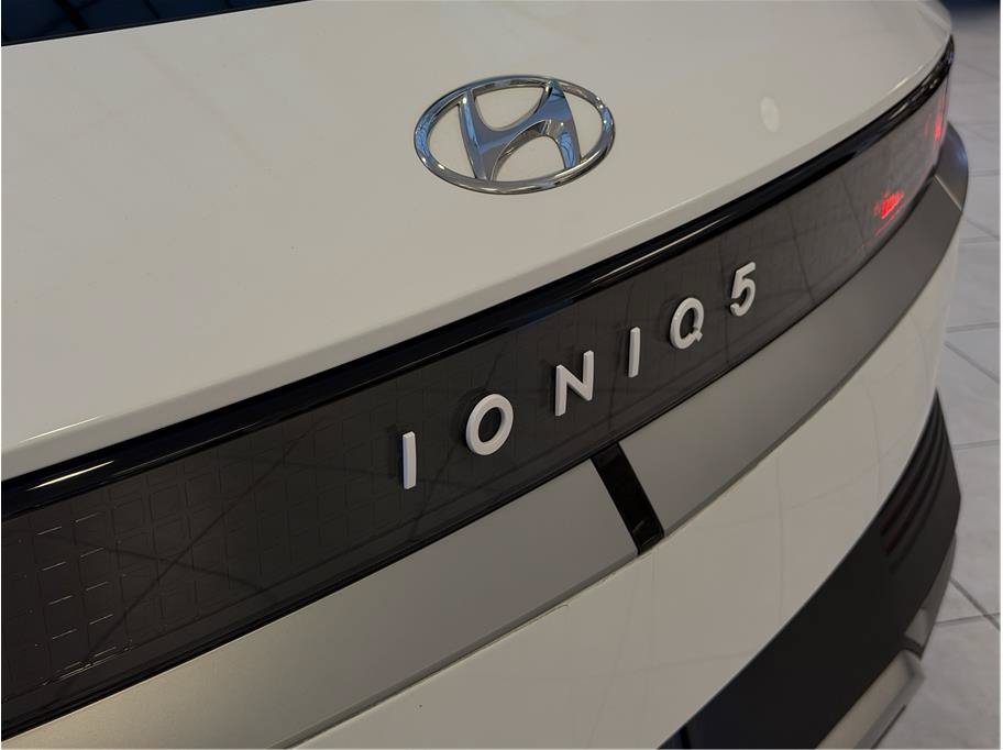 Used 2024 Hyundai Ioniq 5 SEL RWD image 27