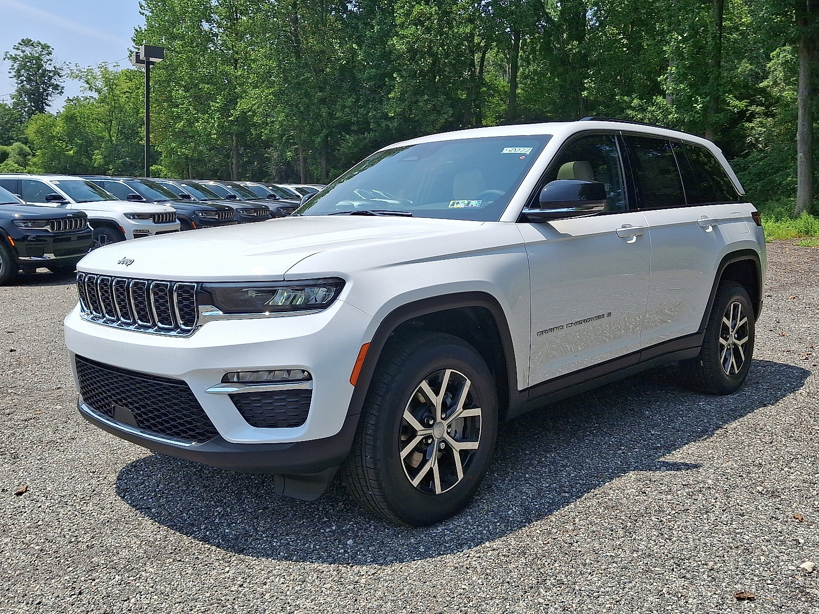 New 2025 Jeep Grand Cherokee Limited image 2