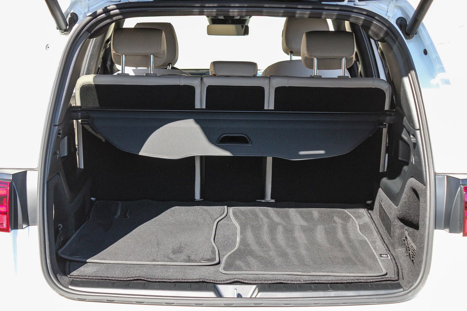 Certified 2025 Mercedes-Benz GLB 250 image 28