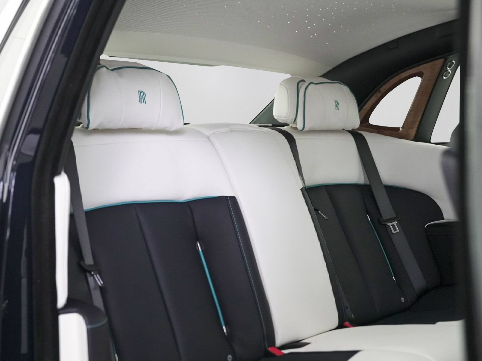 New 2026 Rolls-Royce Phantom Sedan RWD image 31