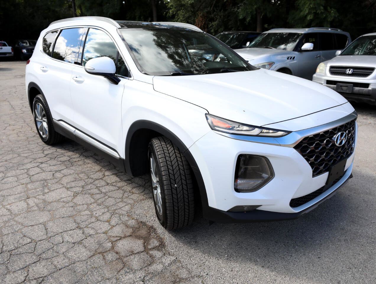 Used 2019 Hyundai Santa Fe Limited image 4