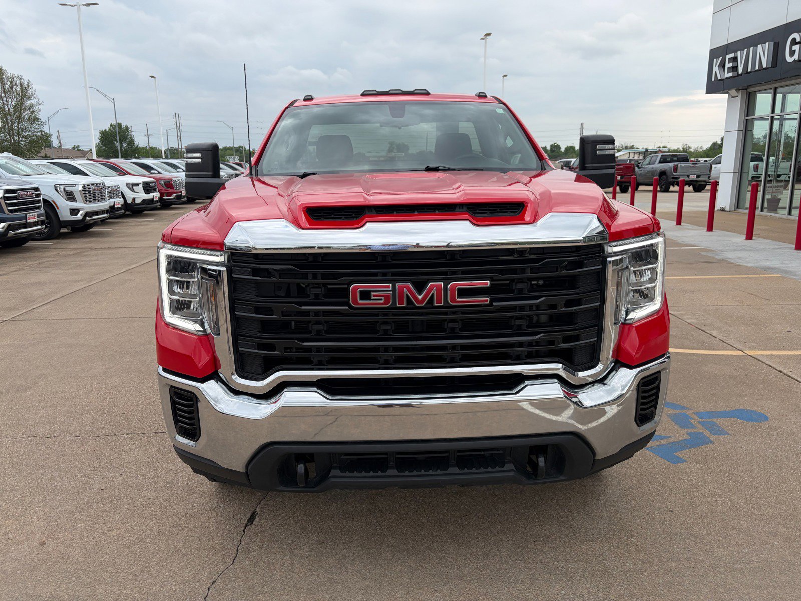 Used 2021 GMC Sierra 3500 4x4 Regular Cab w/ Convenience Package image 2