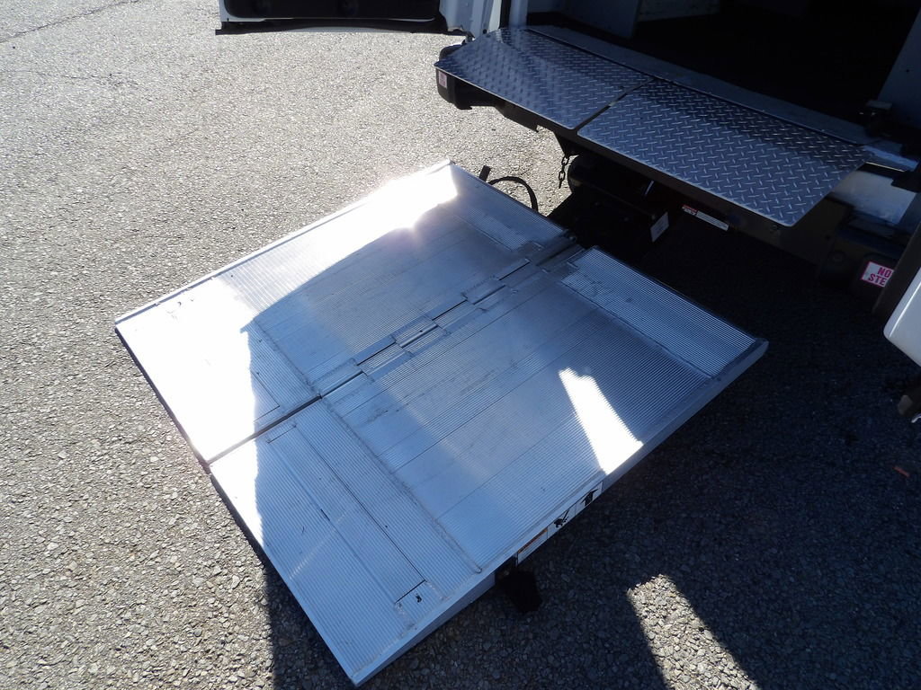 Used 2022 Chevrolet Express 3500 w/ Driver Convenience Package image 41