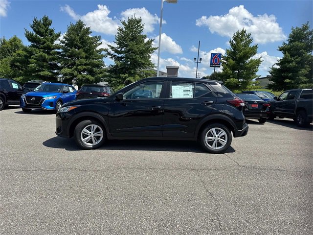 New 2025 Nissan Kicks Play S image 7