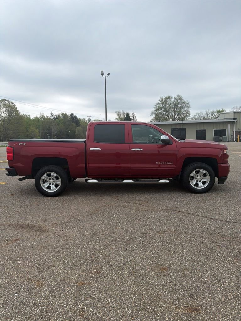 Used 2018 Chevrolet Silverado 1500 LT w/ All Star Edition AWD/4WD image 4