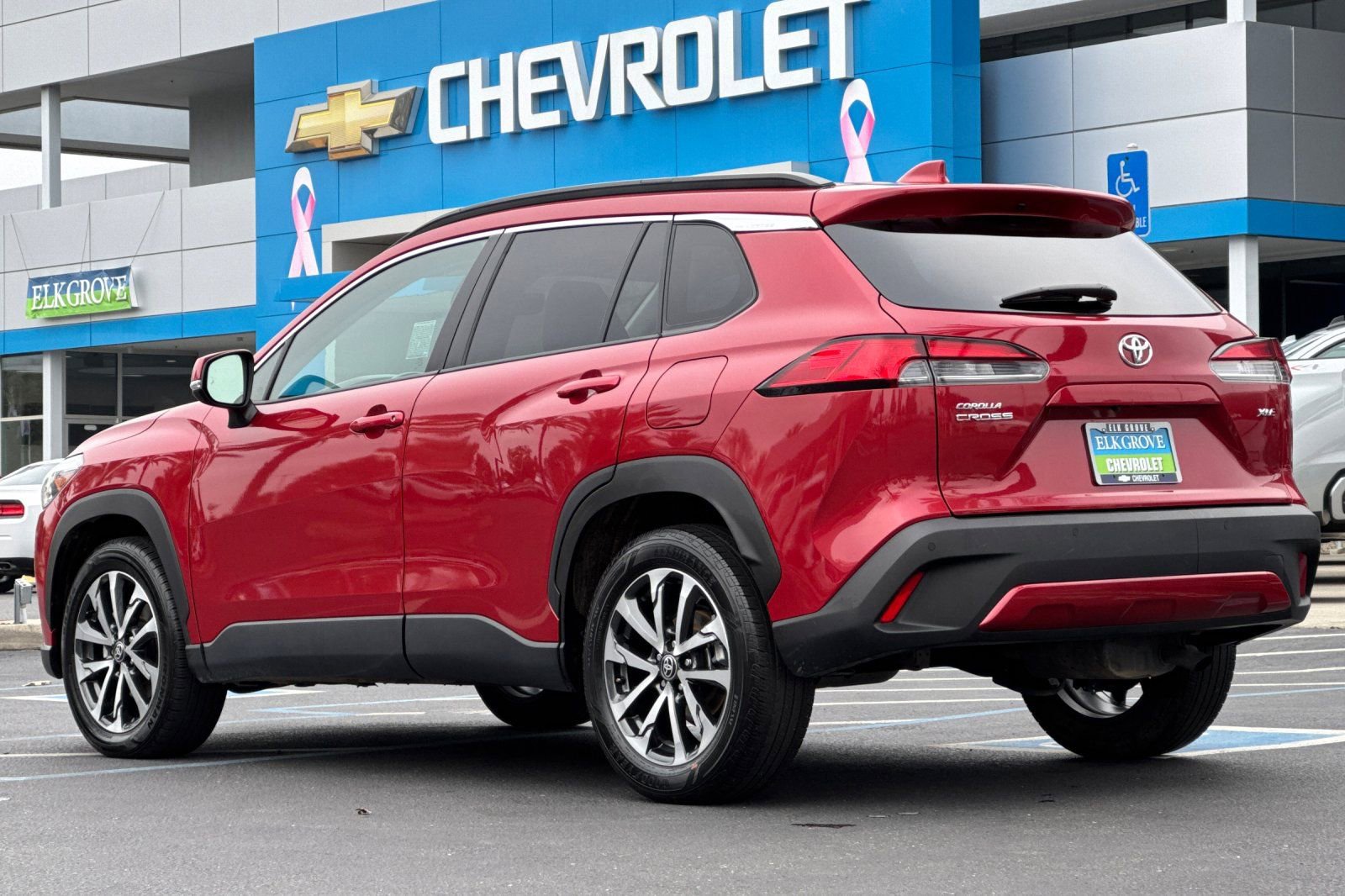 Used 2024 Toyota Corolla Cross XLE image 5