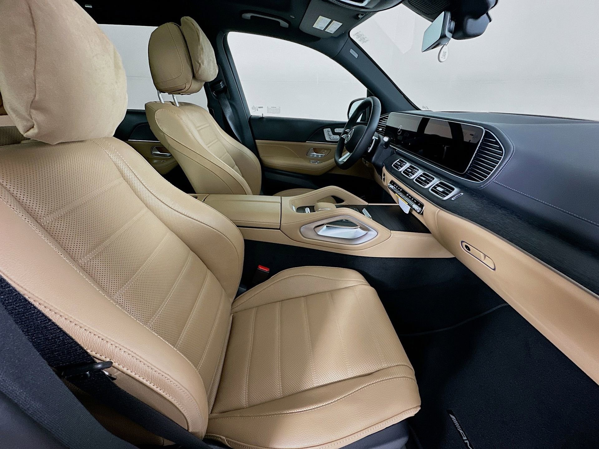 New 2026 Mercedes-Benz GLS 450 4MATIC image 32
