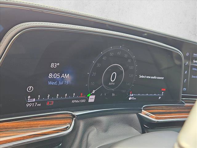 Used 2024 Cadillac Escalade Luxury RWD image 11
