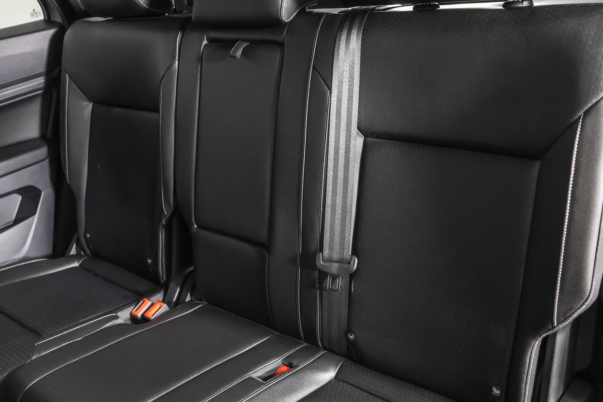 Used 2020 Volkswagen Atlas Cross Sport SE w/ Towing Package image 37