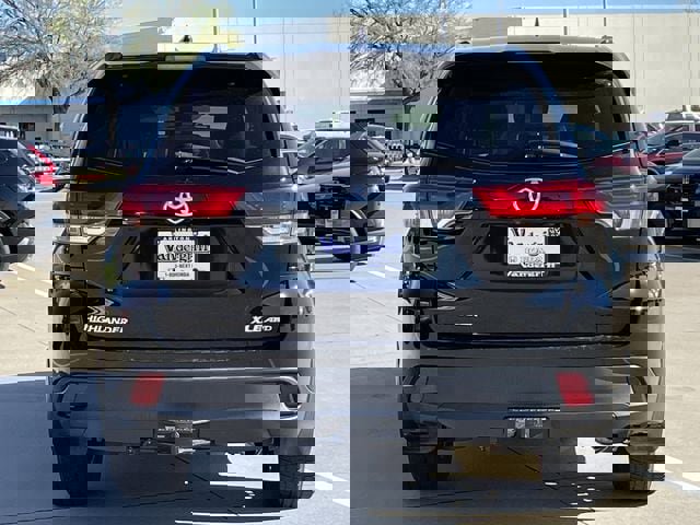 Used 2017 Toyota Highlander XLE image 5