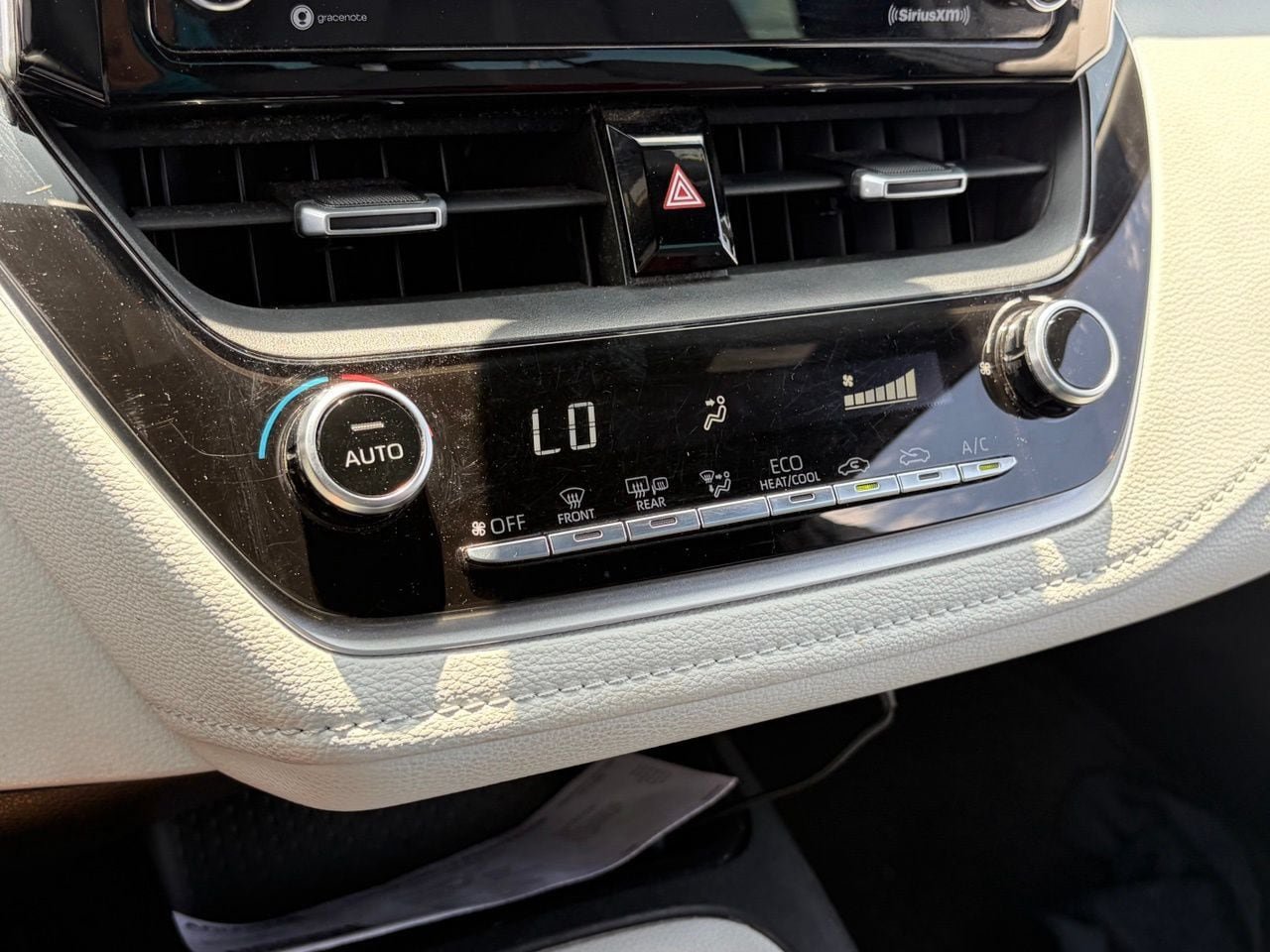 Used 2021 Toyota Corolla SE w/ Carpet Mat Package (TMS) FWD image 9