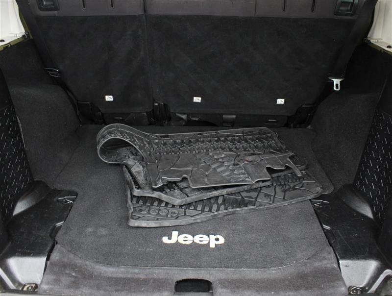 Used 2013 Jeep Wrangler Unlimited Sport w/ Connectivity Group image 18