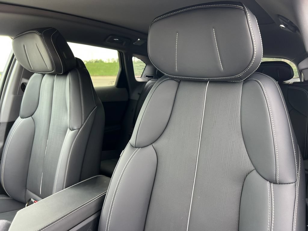 New 2027 Cadillac Optiq Premium Sport w/ LPO, Floor Liner Package AWD/4WD image 9