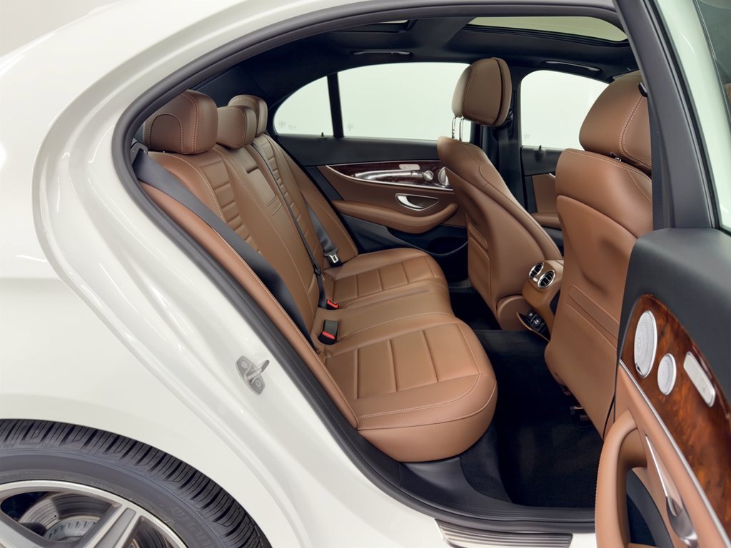 Used 2018 Mercedes-Benz E 300 4MATIC image 29