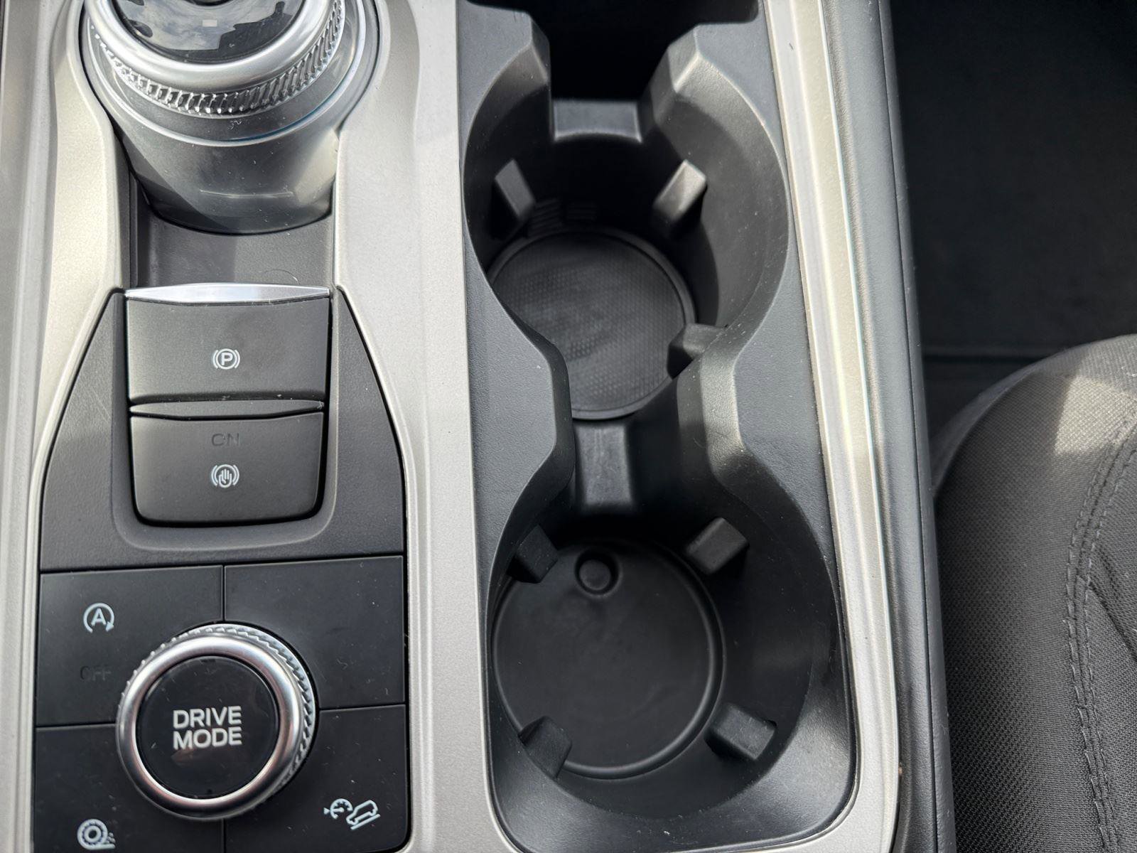 Used 2022 Ford Explorer XLT image 32