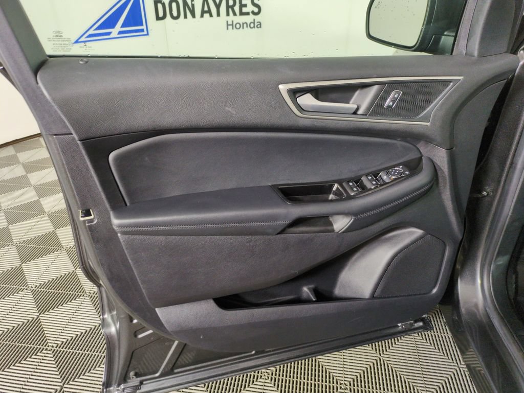 Used 2019 Ford Edge SEL AWD/4WD image 12