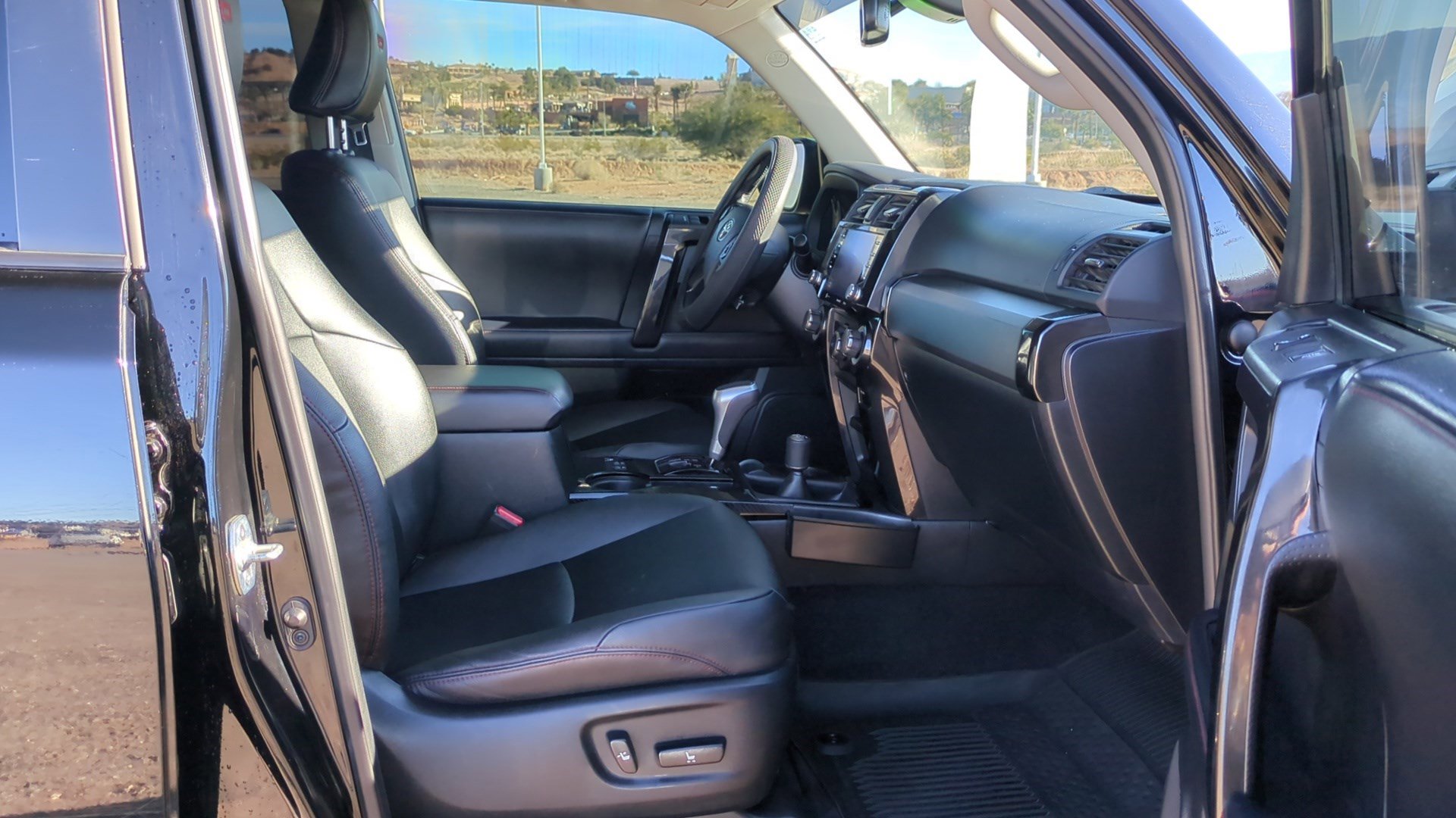 Used 2020 Toyota 4Runner TRD Off-Road Premium image 28