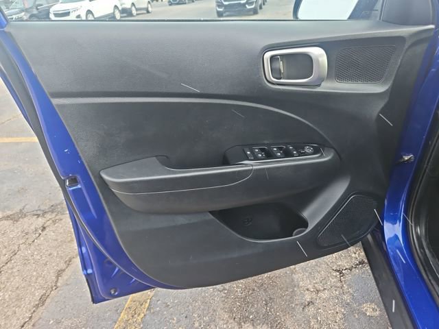 Used 2023 Hyundai Venue SEL image 10