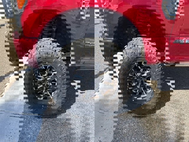 Used 2017 Ford F350 Platinum w/ Platinum Ultimate Package image 2