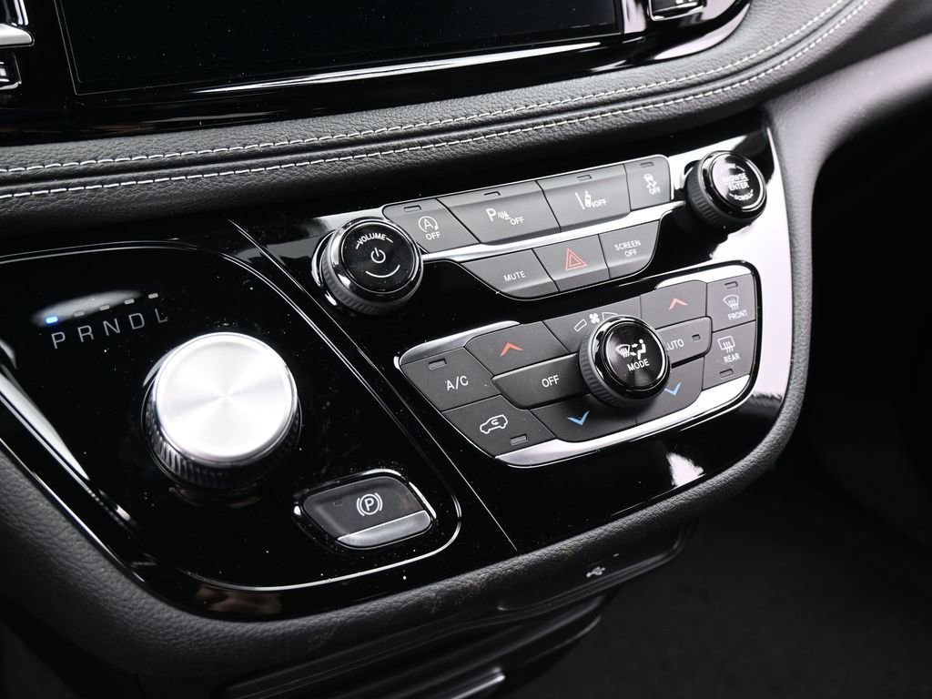 New 2026 Chrysler Pacifica Select w/ S Appearance Package image 23