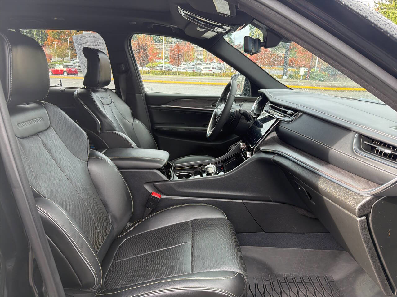 Used 2023 Jeep Grand Cherokee Overland w/ Luxury Tech Group IV image 21