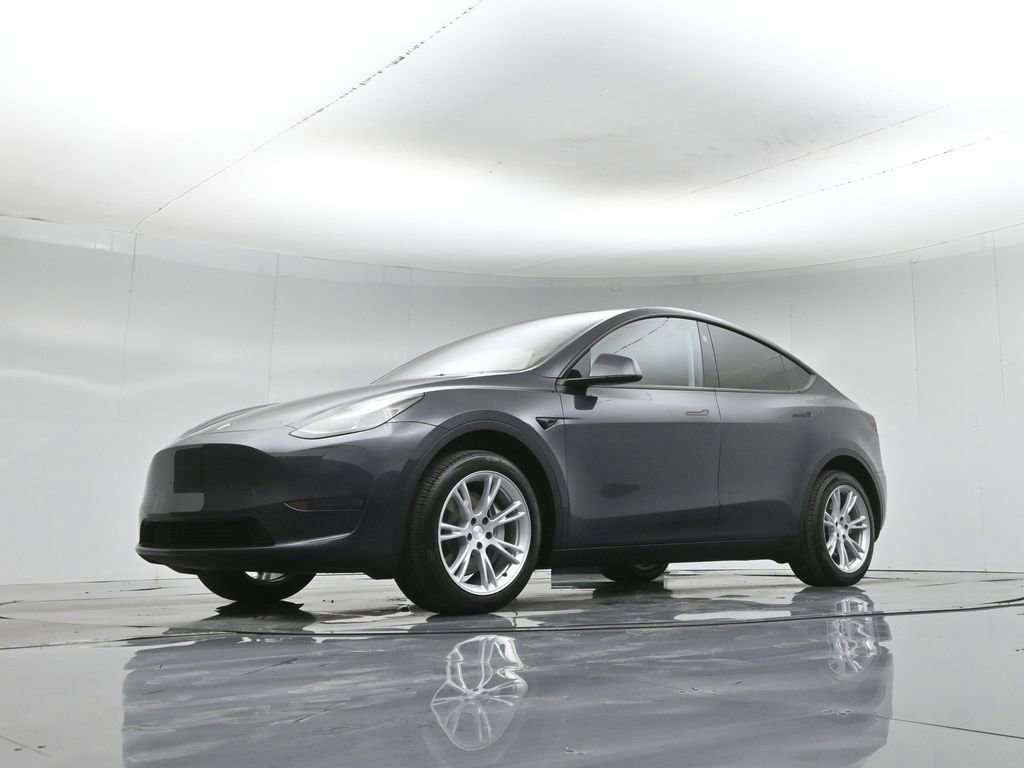 Used 2024 Tesla Model Y Long Range image 41
