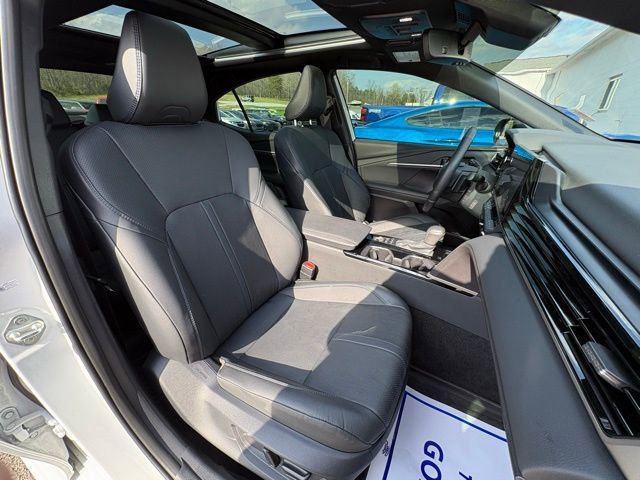 Used 2025 Toyota Camry XSE image 31