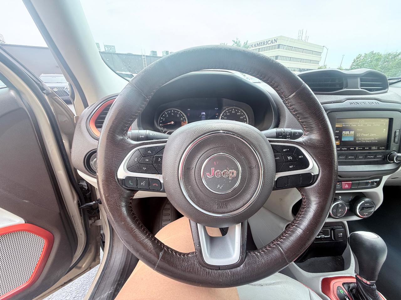 Used 2015 Jeep Renegade Limited w/ Advanced Technology Group AWD/4WD image 15