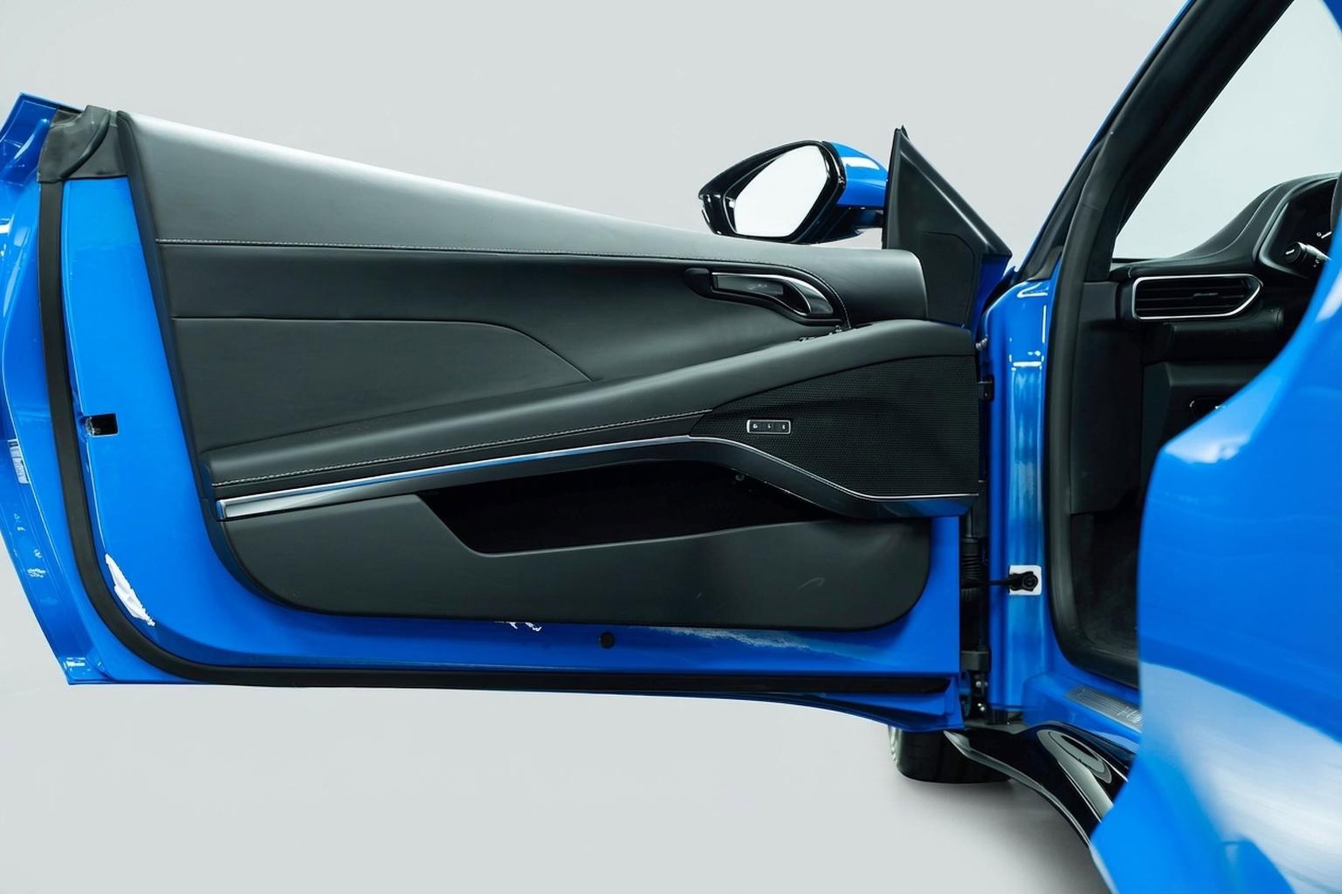 New 2025 Lotus Emira image 7