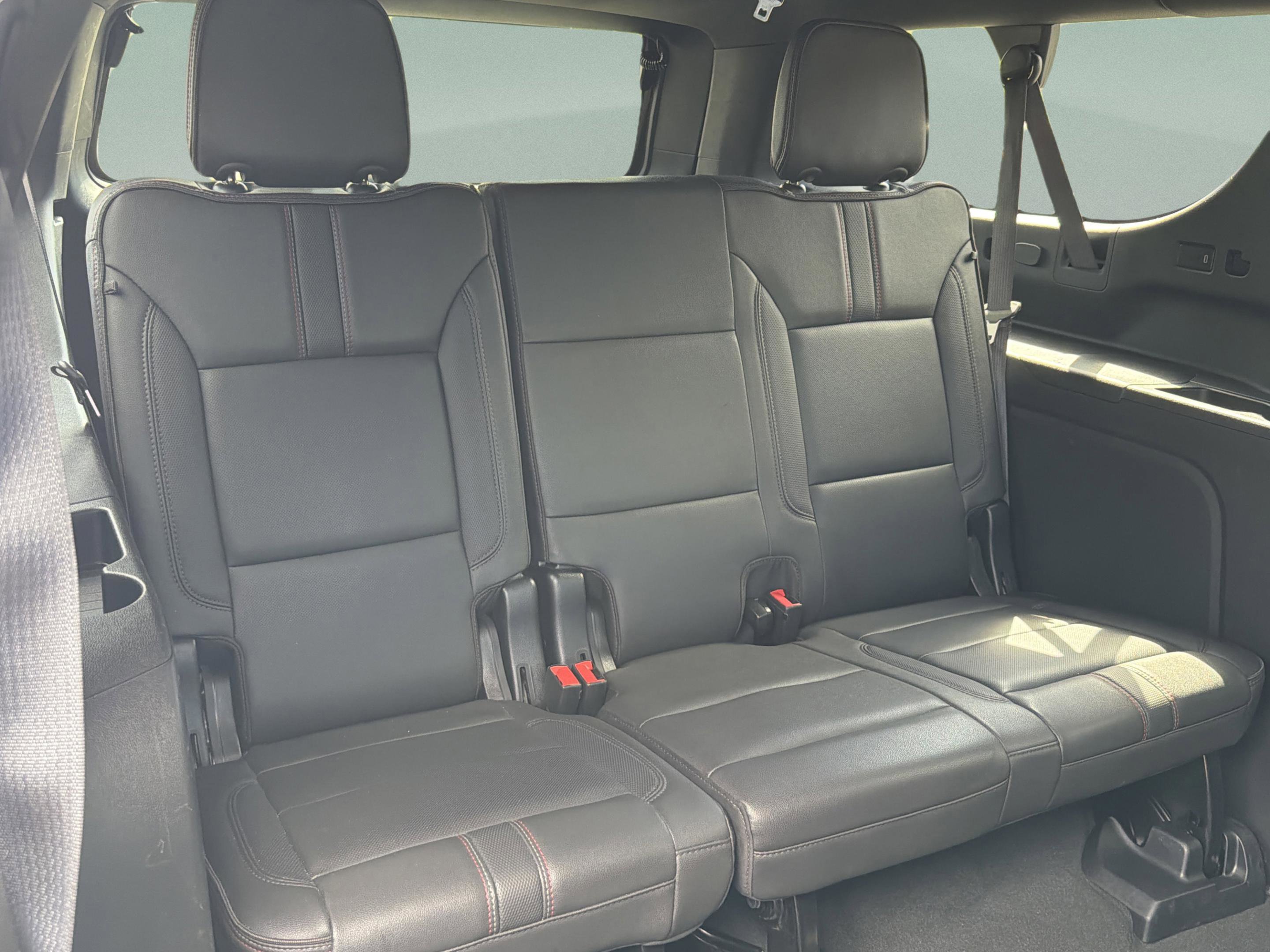 Used 2023 Chevrolet Suburban RST image 27