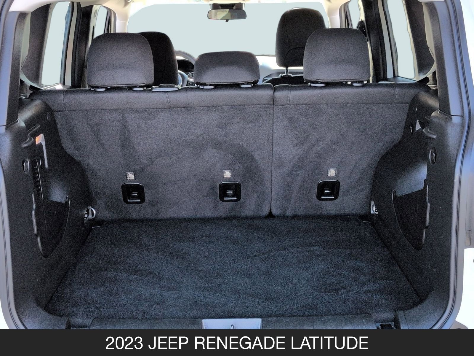Used 2023 Jeep Renegade Latitude image 20