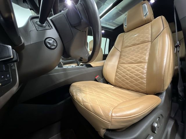 Certified 2022 Cadillac Escalade ESV Premium Luxury w/ Performance Package AWD/4WD image 20