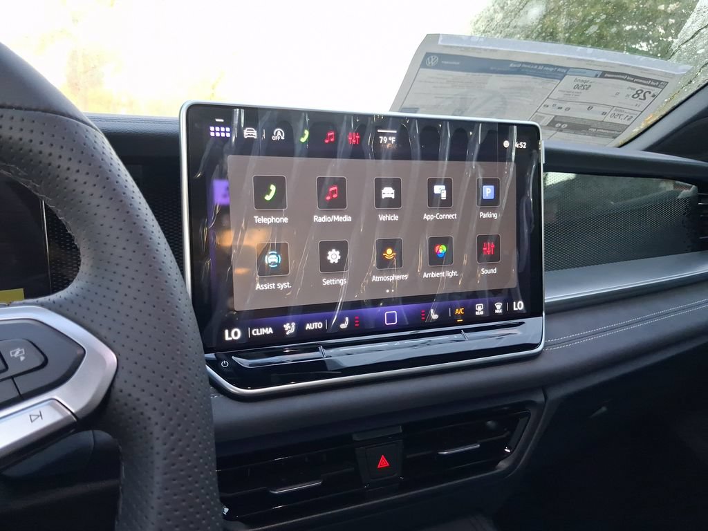 New 2026 Volkswagen Tiguan SE R-Line FWD image 9