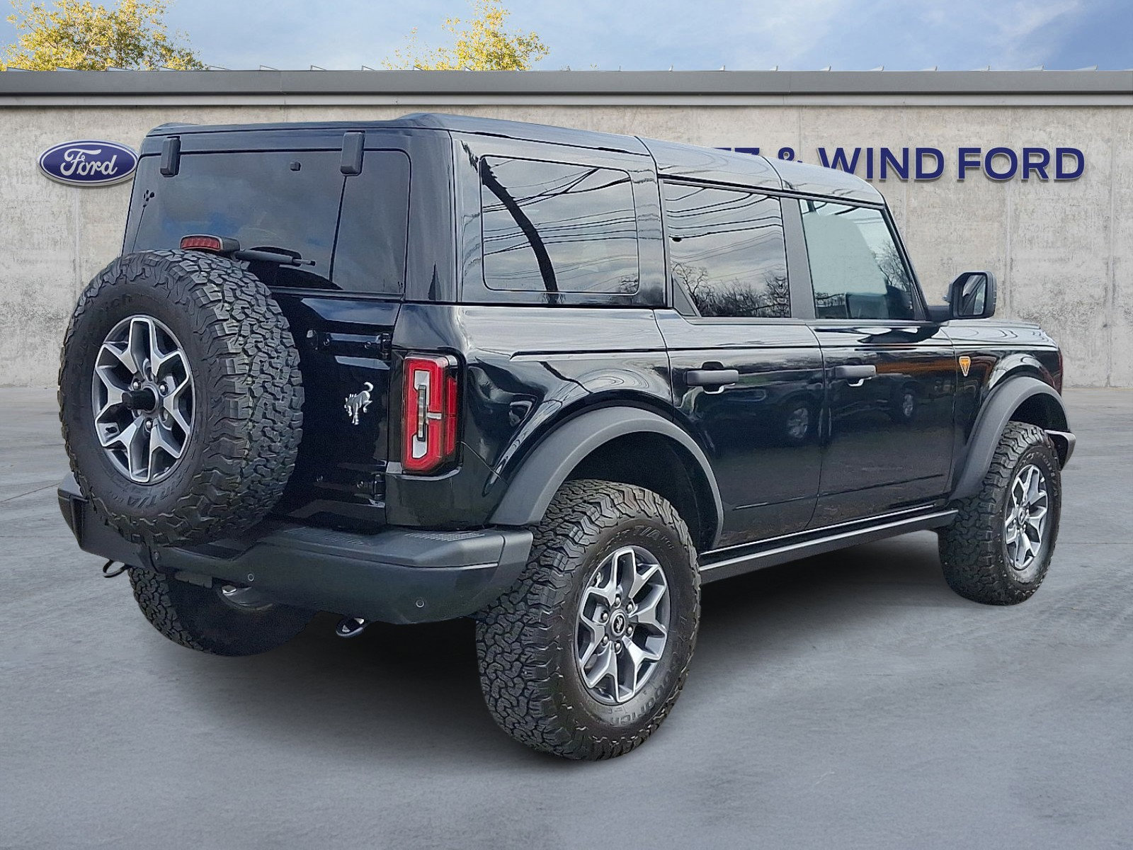 Certified 2025 Ford Bronco Badlands image 6