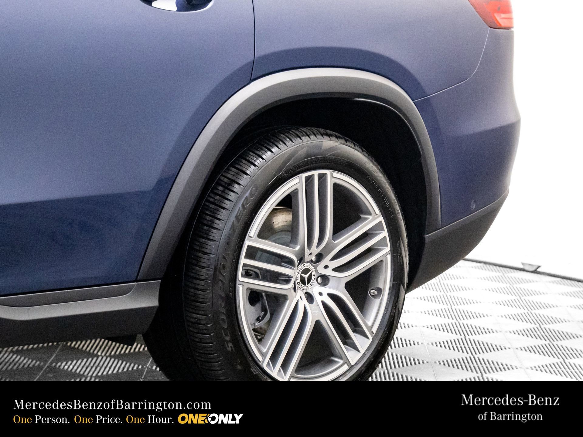 New 2026 Mercedes-Benz GLS 450 4MATIC image 37
