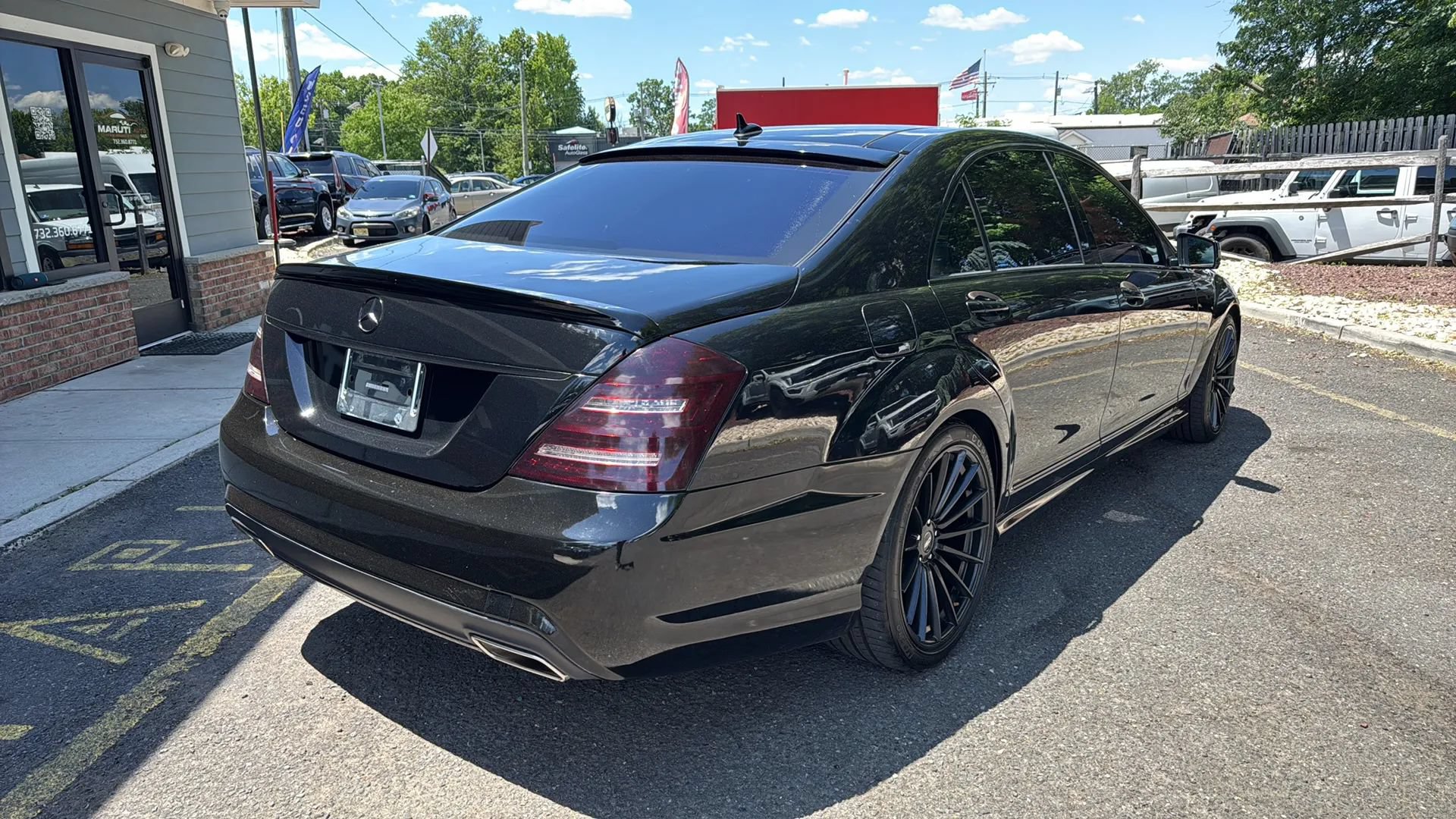 Used 2011 Mercedes-Benz S 550 4MATIC image 5