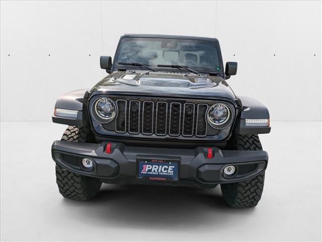 Used 2025 Jeep Gladiator Rubicon w/ Convenience Group image 2