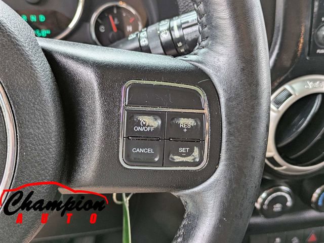 Used 2017 Jeep Wrangler Unlimited Sahara w/ Connectivity Group AWD/4WD image 27
