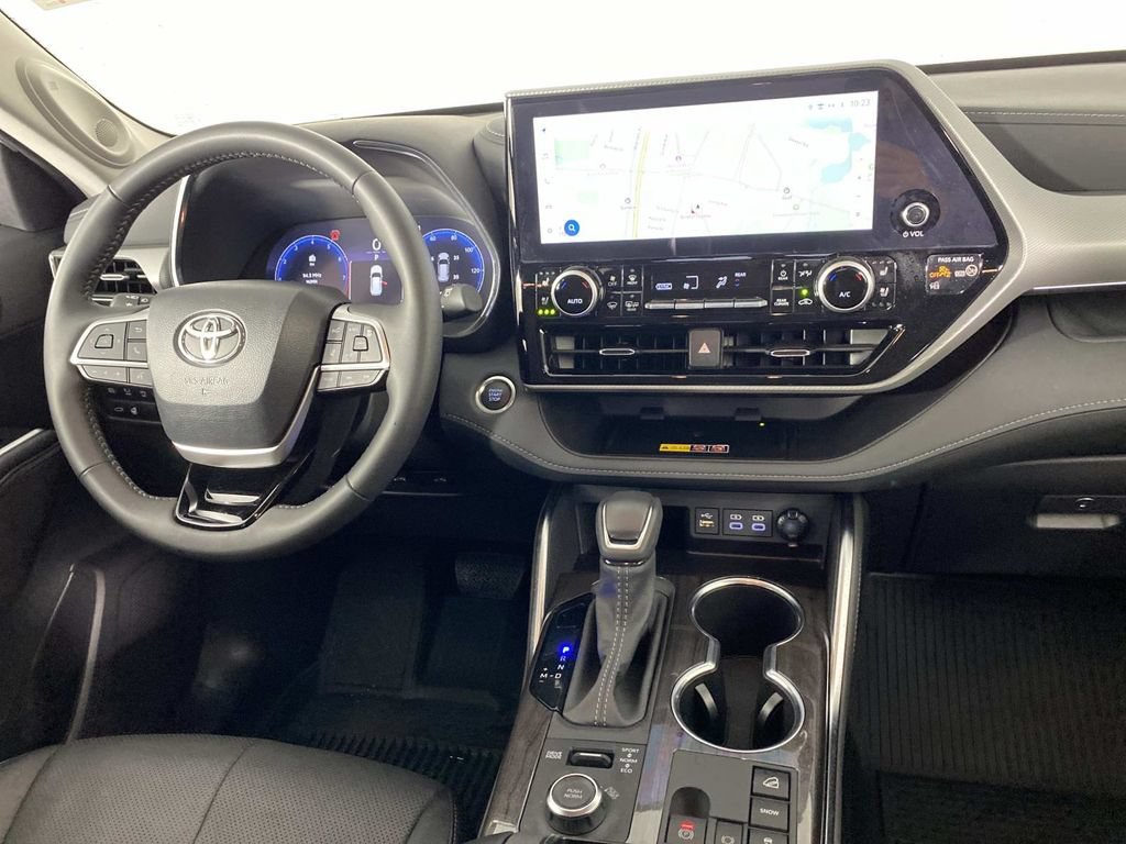 Used 2026 Toyota Highlander Platinum AWD/4WD image 15