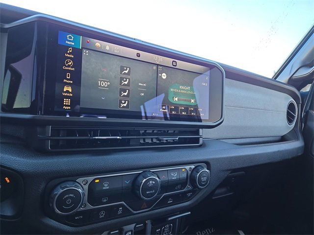 Used 2025 Jeep Gladiator Sport image 10