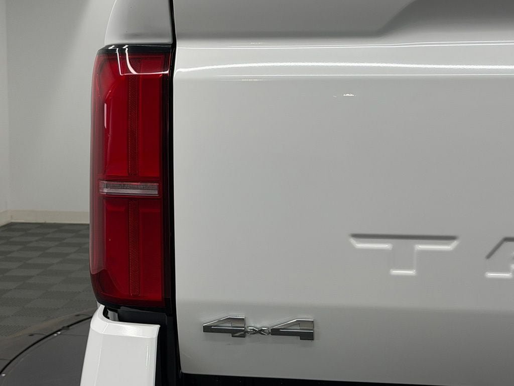 Used 2026 Toyota Tacoma SR5 AWD/4WD image 13